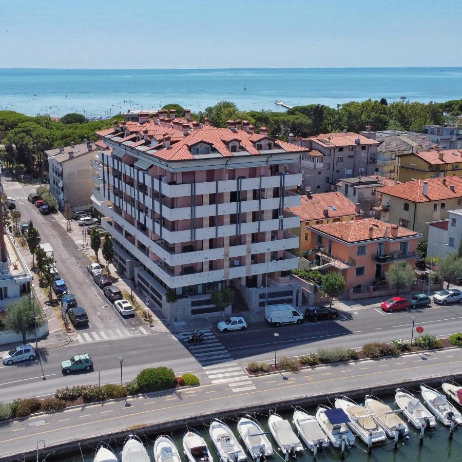 Aparthotel Capitol Grado Bagian luar foto