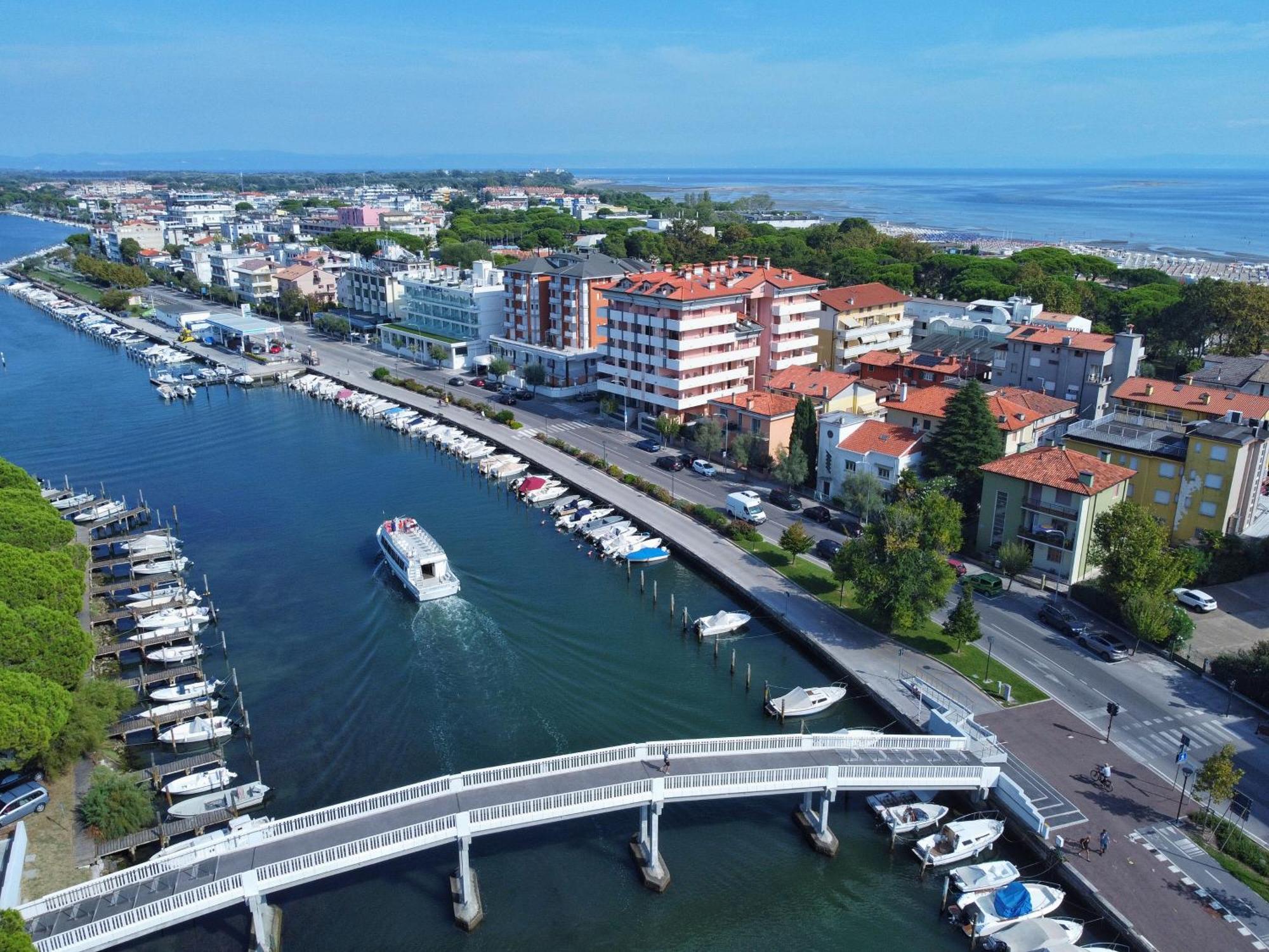 Aparthotel Capitol Grado Bagian luar foto