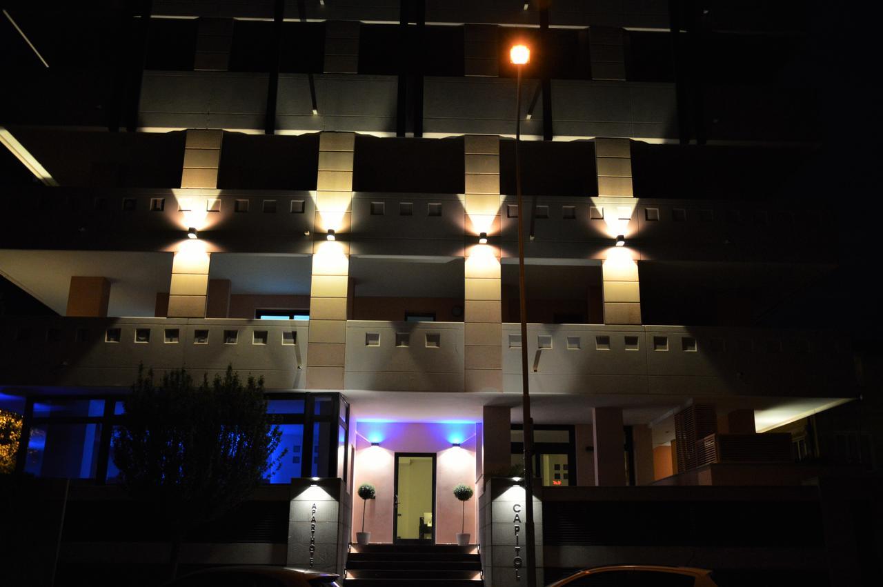 Aparthotel Capitol Grado Bagian luar foto